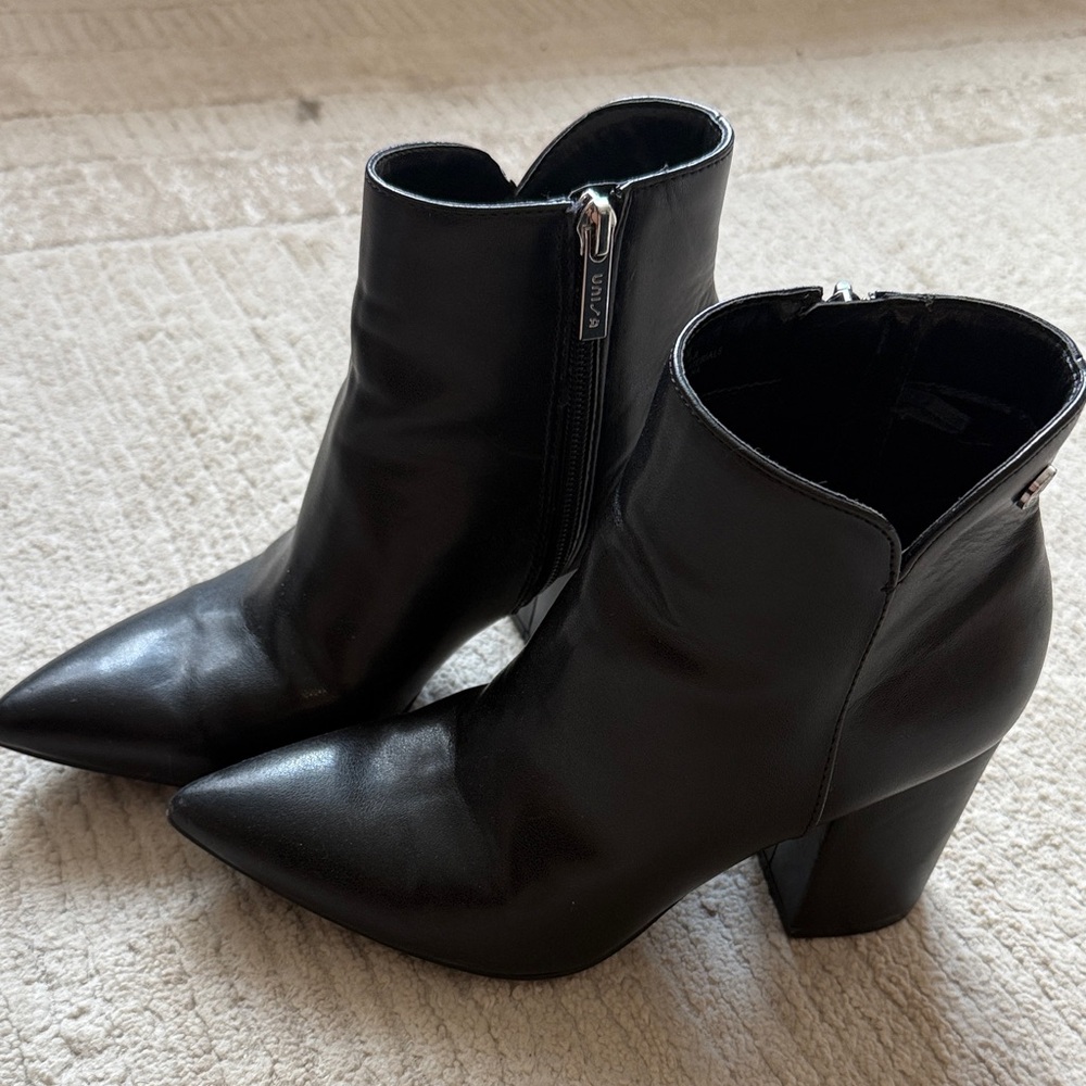 Unisa Black Heeled Ankle Boots